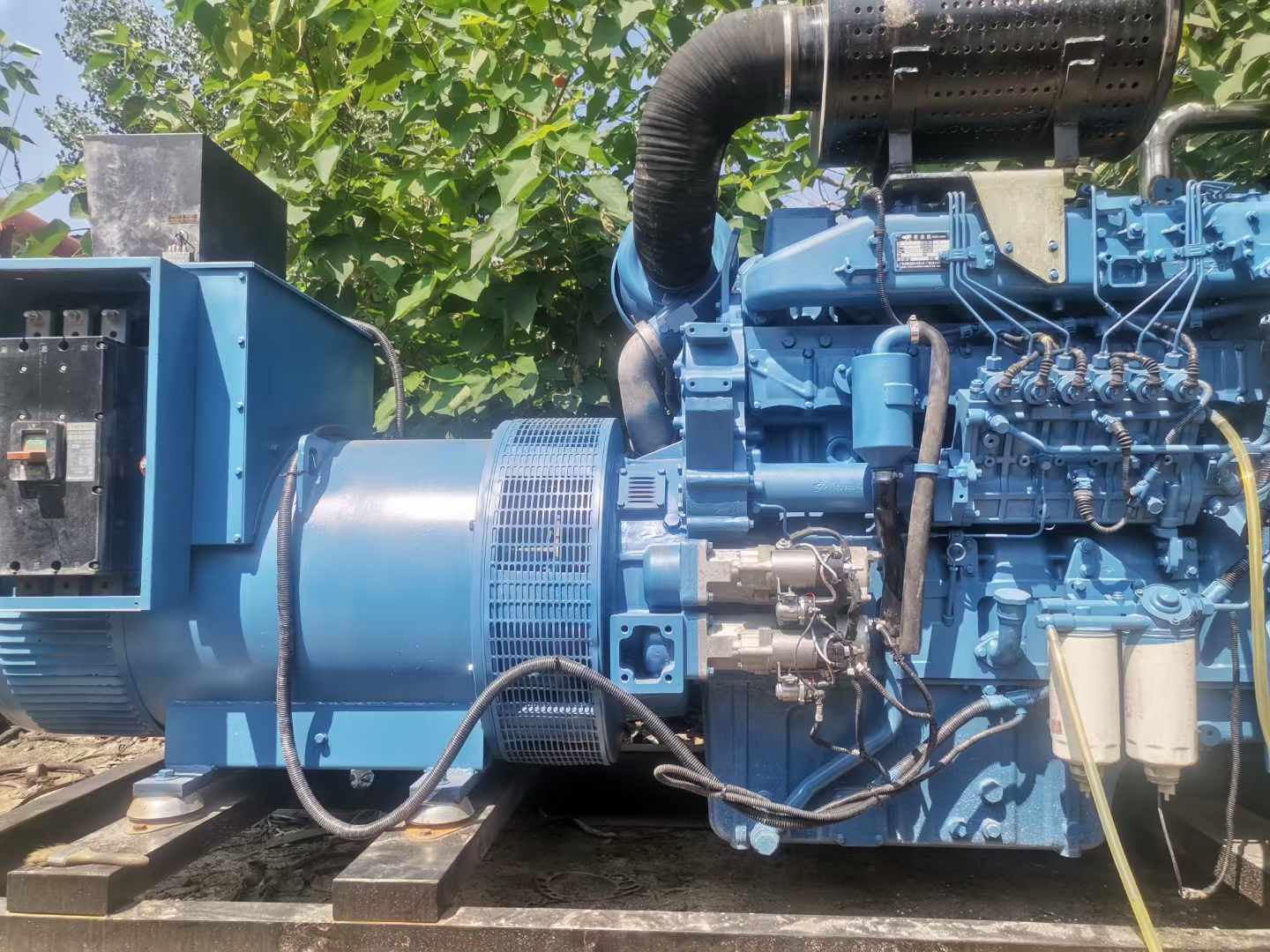东明详细说明降低 800kW 柴油发电机输出电流波动的方法