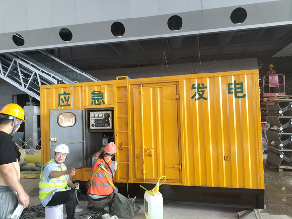 东明怎样判断空气滤清器是否需要更换？