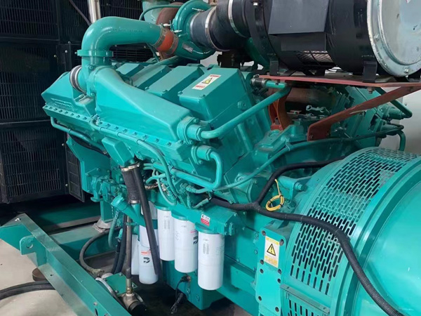 东明更换100kW柴油发电机组机油时，需要注意哪些事项？